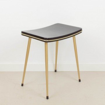 Taburete o banqueta marca DOGGI