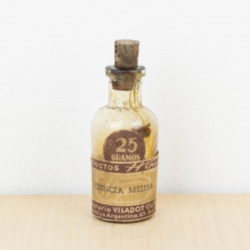 Botellas de farmacia antiguas