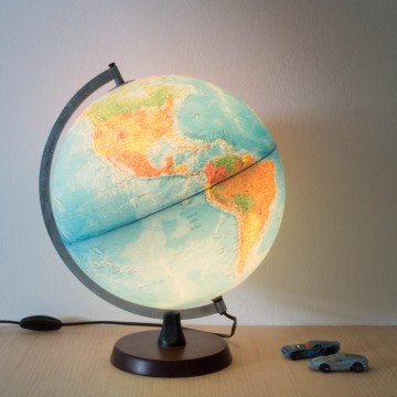 Globo terráqueo físico y político, años 90, iluminado