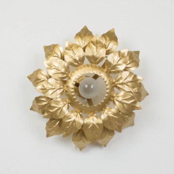 Antiguo aplique dorado de hojas