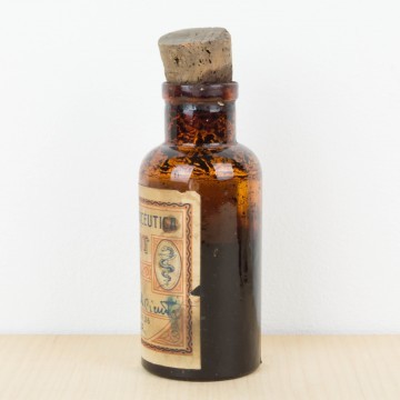 Botellas de farmacia antiguas