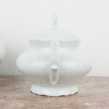 Azucarero de porcelana blanca