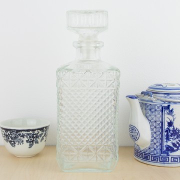 Botella de licor tallada tapón cuadrado