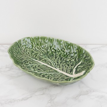 Fuente portuguesa con forma de hoja de col