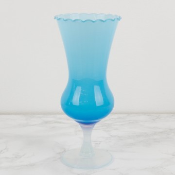 Jarrón de cristal opalino francés azul