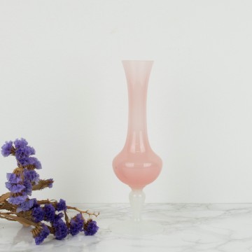 Pequeño jarrón opalino francés rosa pálido