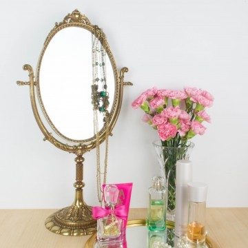Espejo de tocador de bronce