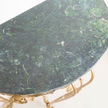 Pequeña consola dorada con mármol verde