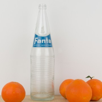 Antigua botella de Fanta 1L años 80