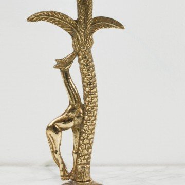 Lámpara de bronce con figura de jirafa