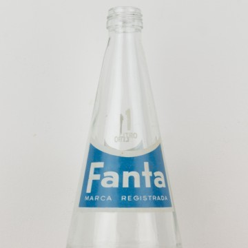 Antigua botella de Fanta 1L años 80