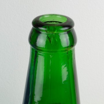 Damajuana pequeña de vidrio verde