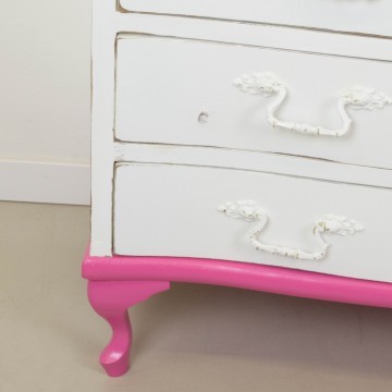 Mueble y espejo para baño infantil