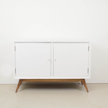 Pequeño aparador estilo nórdico