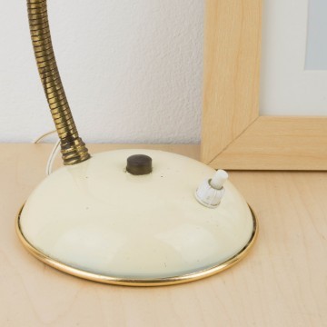 Pequeña lámpara flexo en blanco hueso